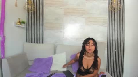 Snapshot of tyra_pettite chatting on 06-17-26, 07:15 tyra_pettite online show from 06-17-26, 07:15