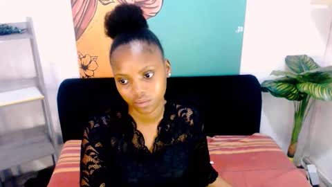 Snapshot of tyrabangz chatting on 03-15-26, 06:47 Tyra online show from 03-15-26, 06:47
