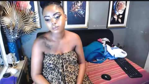 Snapshot of tyrabangz chatting on 05-13-26, 06:44 Tyra online show from 05-13-26, 06:44