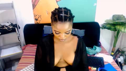 Snapshot of tyrabangz chatting on 05-18-26, 08:14 Tyra online show from 05-18-26, 08:14