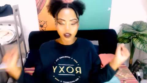 Snapshot of tyrabangz chatting on 06-09-26, 07:14 Tyra online show from 06-09-26, 07:14
