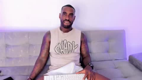 Snapshot of tyron_rulers chatting on 12-17-24, 07:15 Dvid Rullers online show from 12-17-24, 07:15