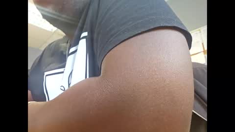 Snapshot of tyroneall chatting on 09-09-25, 12:37 tyroneall online show from 09-09-25, 12:37