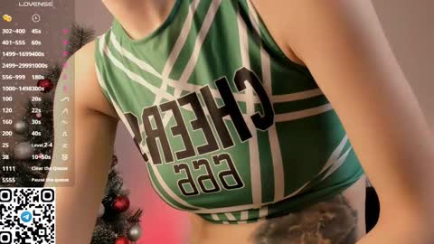 Snapshot of tyty_pupu chatting on 01-08-26, 06:43 Christine 3 Next broadcast tomorrow at 2100 GMT 5 online show from 01-08-26, 06:43