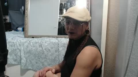 Snapshot of uandme_baby chatting on 02-01-26, 11:14 Azelia B online show from 02-01-26, 11:14