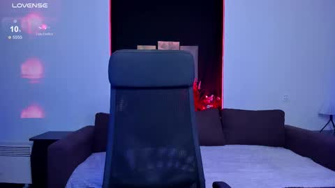 Snapshot of uco_mon chatting on 09-25-25, 03:27 Uco online show from 09-25-25, 03:27