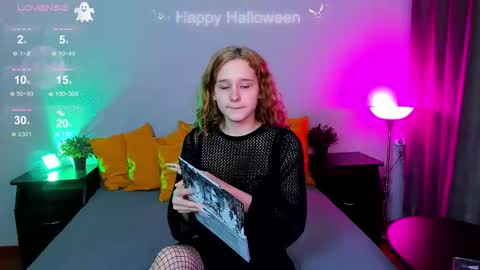 Snapshot of uco_mon chatting on 10-30-25, 02:51 Uco online show from 10-30-25, 02:51