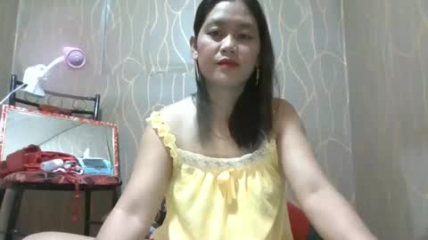 Snapshot of uglypinay69 chatting on 01-22-25, 10:15 neth online show from 01-22-25, 10:15