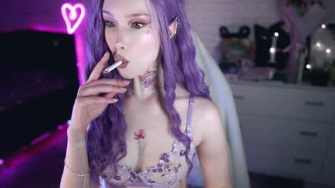 Izzy    online show from 01-07-25, 04:16