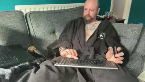 Snapshot of ukgooner87 chatting on 04-12-26, 02:55 ukgooner87 online show from 04-12-26, 02:55