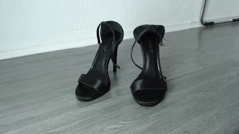 Megan online show from 12-30-24, 06:42