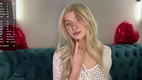 Snapshot of ulalittlepage chatting on 05-15-26, 03:19 Vikki online show from 05-15-26, 03:19