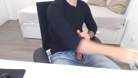 Snapshot of ulep chatting on 11-21-25, 11:53 Ulep online show from 11-21-25, 11:53