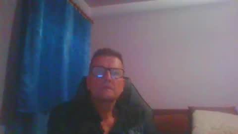 Snapshot of ulmeni4 chatting on 10-30-25, 03:46 ulmeni4 online show from 10-30-25, 03:46
