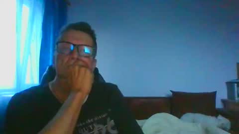 Snapshot of ulmeni7 chatting on 06-05-26, 02:40 ulmeni7 online show from 06-05-26, 02:40