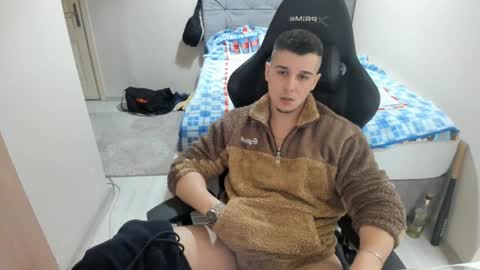 Snapshot of ulxer chatting on 12-21-24, 08:10 hi im mike tyson -  online show from 12-21-24, 08:10