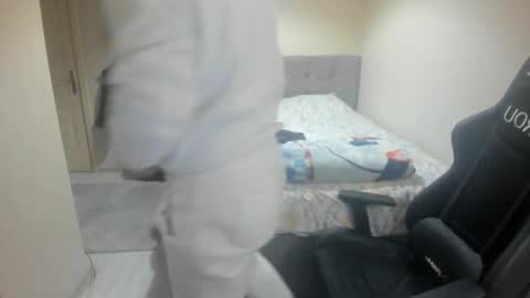 Snapshot of ulxer chatting on 01-08-26, 08:00 hi im mike tyson - online show from 01-08-26, 08:00