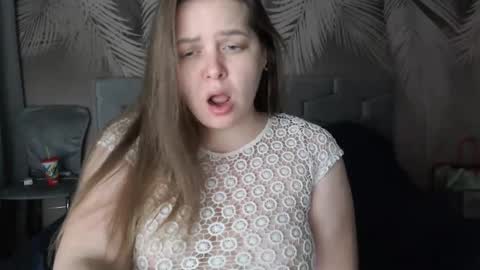 Snapshot of ulystar chatting on 01-09-25, 09:37 Ulyana online show from 01-09-25, 09:37