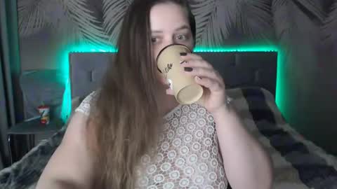 Snapshot of ulystar chatting on 01-22-25, 06:42 Ulyana online show from 01-22-25, 06:42