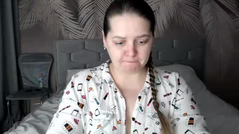 Snapshot of ulystar chatting on 02-12-25, 01:06 Ulyana online show from 02-12-25, 01:06