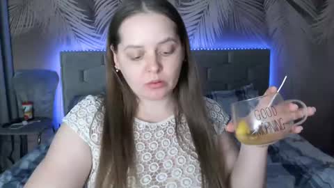 Snapshot of ulystar chatting on 03-04-25, 01:17 Ulyana online show from 03-04-25, 01:17