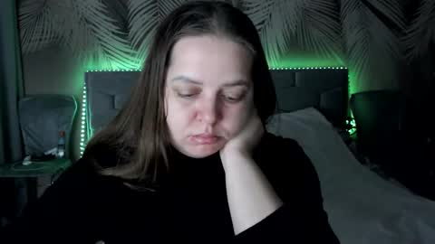 Snapshot of ulystar chatting on 12-18-25, 07:14 Ulyana online show from 12-18-25, 07:14