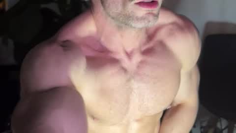 Um CM online show from 04-08-26, 11:27