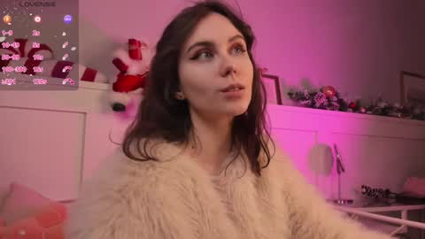 Una  online show from 12-25-24, 12:37