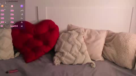 Una  online show from 02-17-25, 11:23