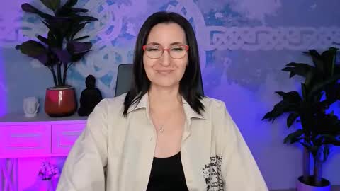 UnaTera online show from 11-14-25, 09:19