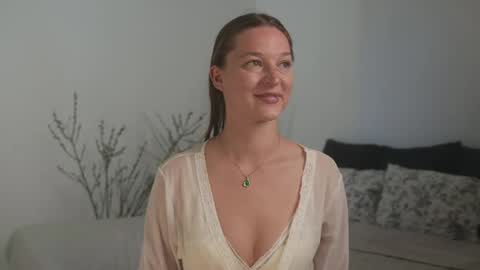 Snapshot of unbelievable__ chatting on 05-28-26, 06:32 Sasha online show from 05-28-26, 06:32