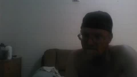 Snapshot of unclemuff chatting on 11-29-25, 11:52 unclemuff online show from 11-29-25, 11:52