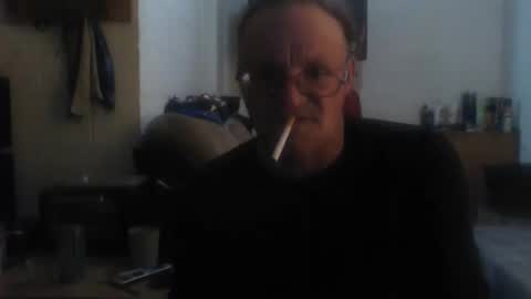 Snapshot of unclemuff chatting on 02-19-26, 12:34 unclemuff online show from 02-19-26, 12:34