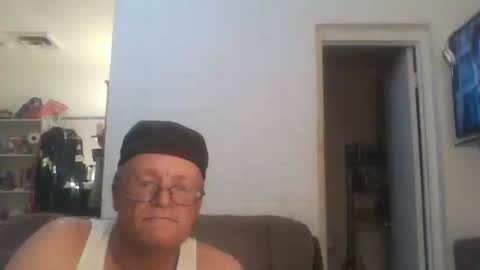 Snapshot of unclemuff chatting on 03-16-26, 11:03 unclemuff online show from 03-16-26, 11:03