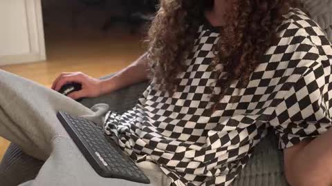 Mister Uncut online show from 11-18-25, 11:48