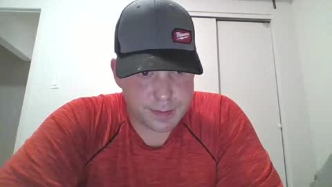 Snapshot of uncutstud18 chatting on 11-29-25, 05:32 UncutStud online show from 11-29-25, 05:32