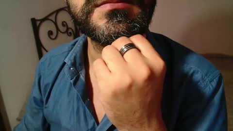 Giov online show from 10-22-25, 08:19