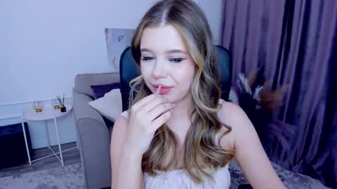 Alice online show from 02-19-25, 02:44