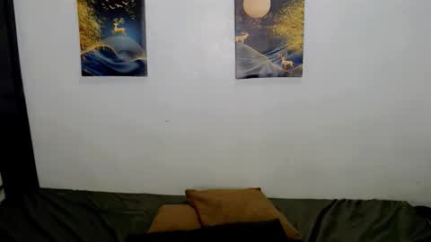 Snapshot of unforgettable_ava chatting on 11-23-25, 12:27 Rhian online show from 11-23-25, 12:27