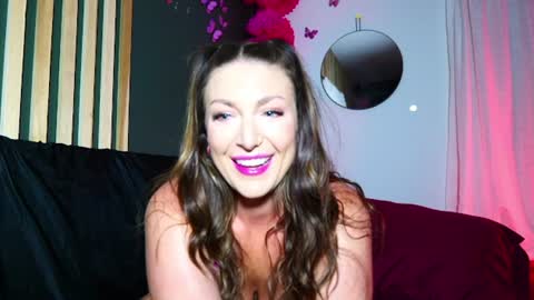 Holly online show from 04-08-26, 02:22