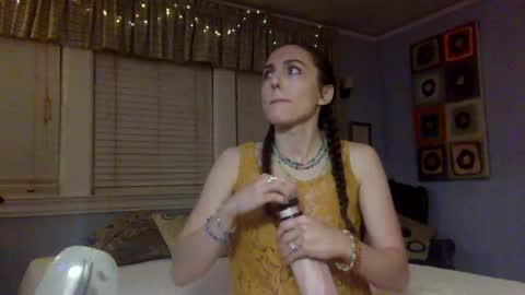 Snapshot of unicornfairy55 chatting on 09-27-25, 03:33 Lola Moonstone online show from 09-27-25, 03:33