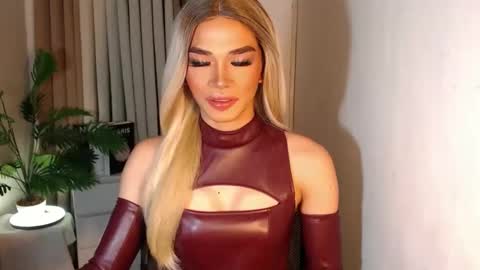 Miss Andrea online show from 10-04-25, 04:38