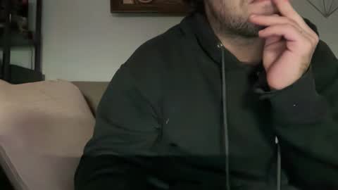 Snapshot of universalstudihoes chatting on 12-21-24, 09:44 universalstudihoes online show from 12-21-24, 09:44