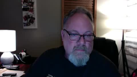 Snapshot of up2later chatting on 12-15-24, 04:29 up2later online show from 12-15-24, 04:29