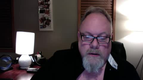 Snapshot of up2later chatting on 01-07-25, 04:29 up2later online show from 01-07-25, 04:29