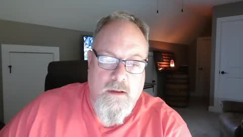 Snapshot of up2later chatting on 01-16-25, 04:49 up2later online show from 01-16-25, 04:49