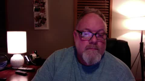 Snapshot of up2later chatting on 02-03-25, 01:41 up2later online show from 02-03-25, 01:41