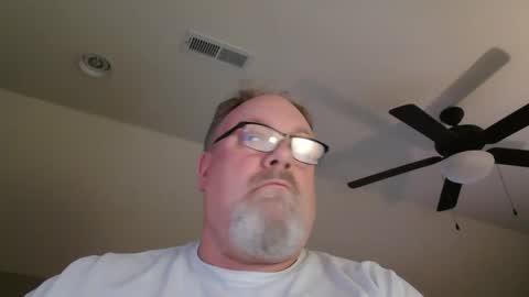 Snapshot of up2later chatting on 03-10-25, 03:12 up2later online show from 03-10-25, 03:12