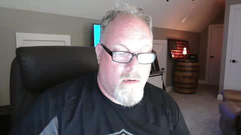 Snapshot of up2later chatting on 09-21-25, 05:31 up2later online show from 09-21-25, 05:31