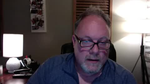 Snapshot of up2later chatting on 12-01-25, 04:28 up2later online show from 12-01-25, 04:28